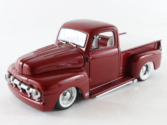 1951 Ford F1 Custom Pickup Truck Red & White Danbury Mint 1:24 Model