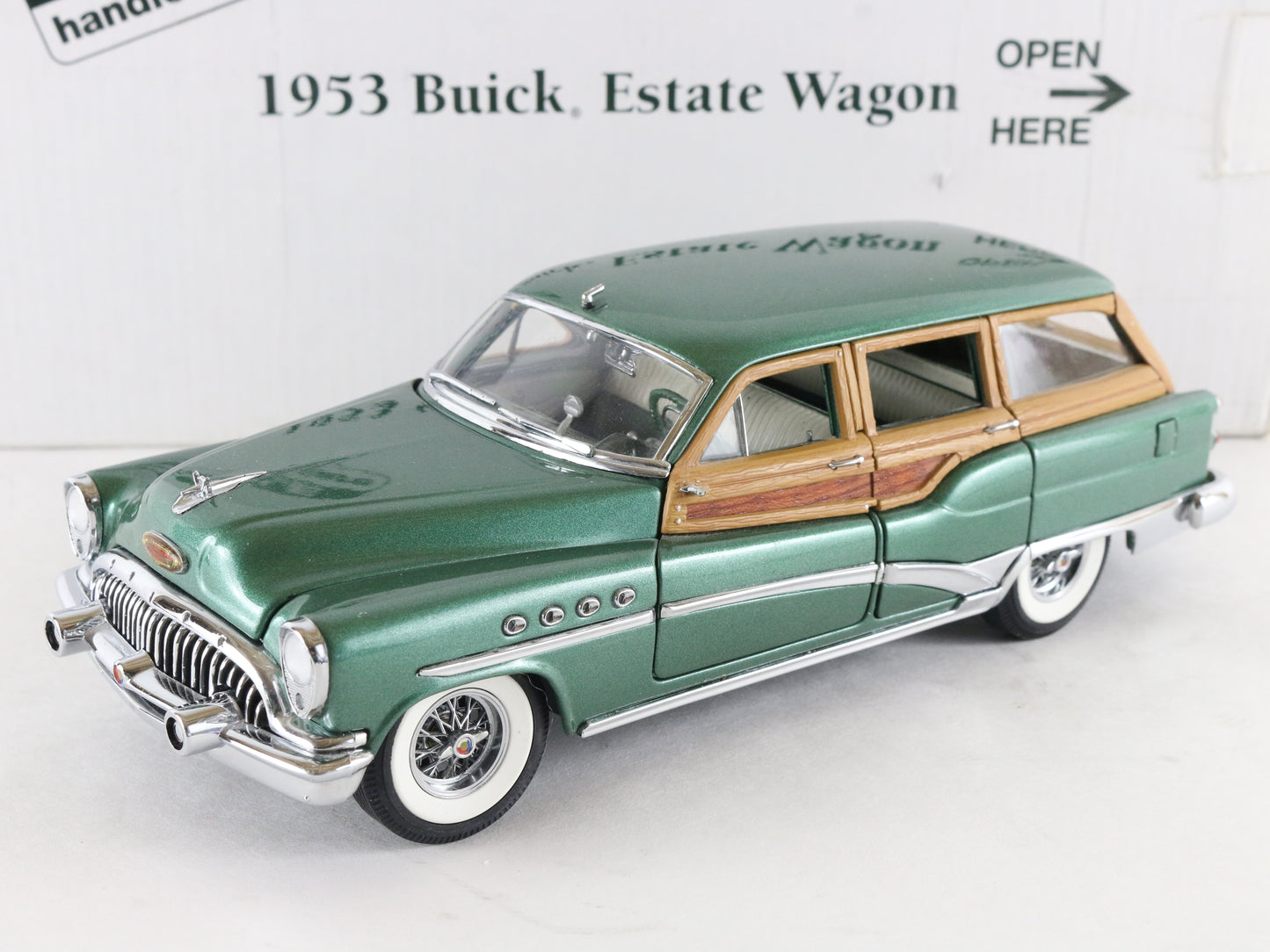 1953 Buick Estate Wagon Green Wood Panel Danbury Mint 1:24 Diecast 