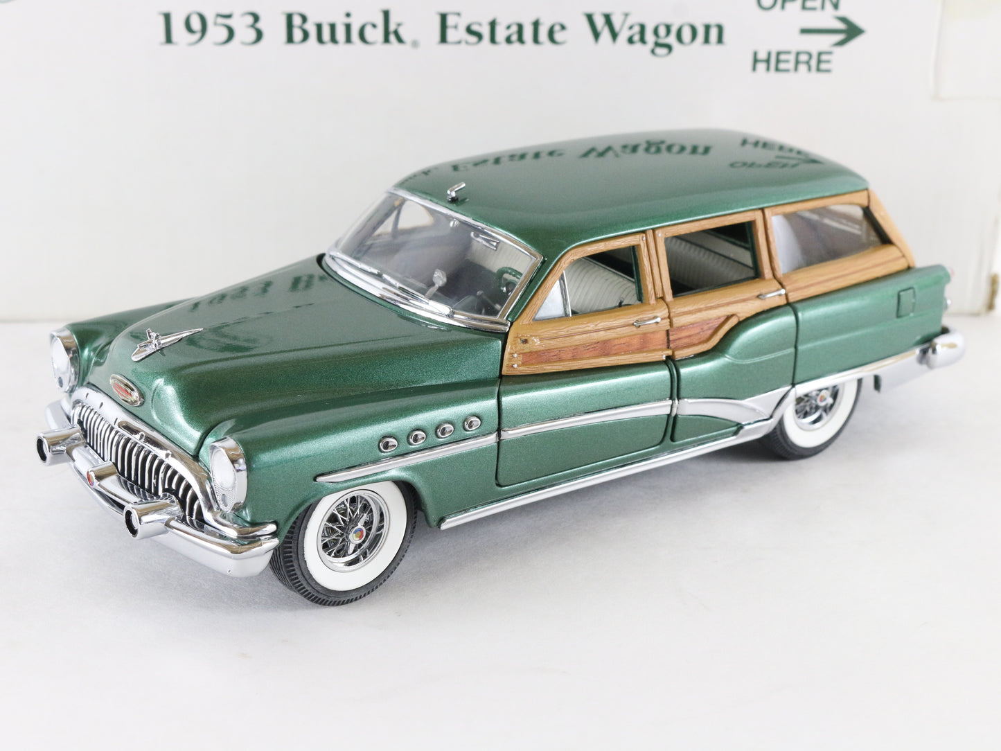 1953 Buick Estate Wagon Green Wood Panel Danbury Mint 1:24 Diecast Car