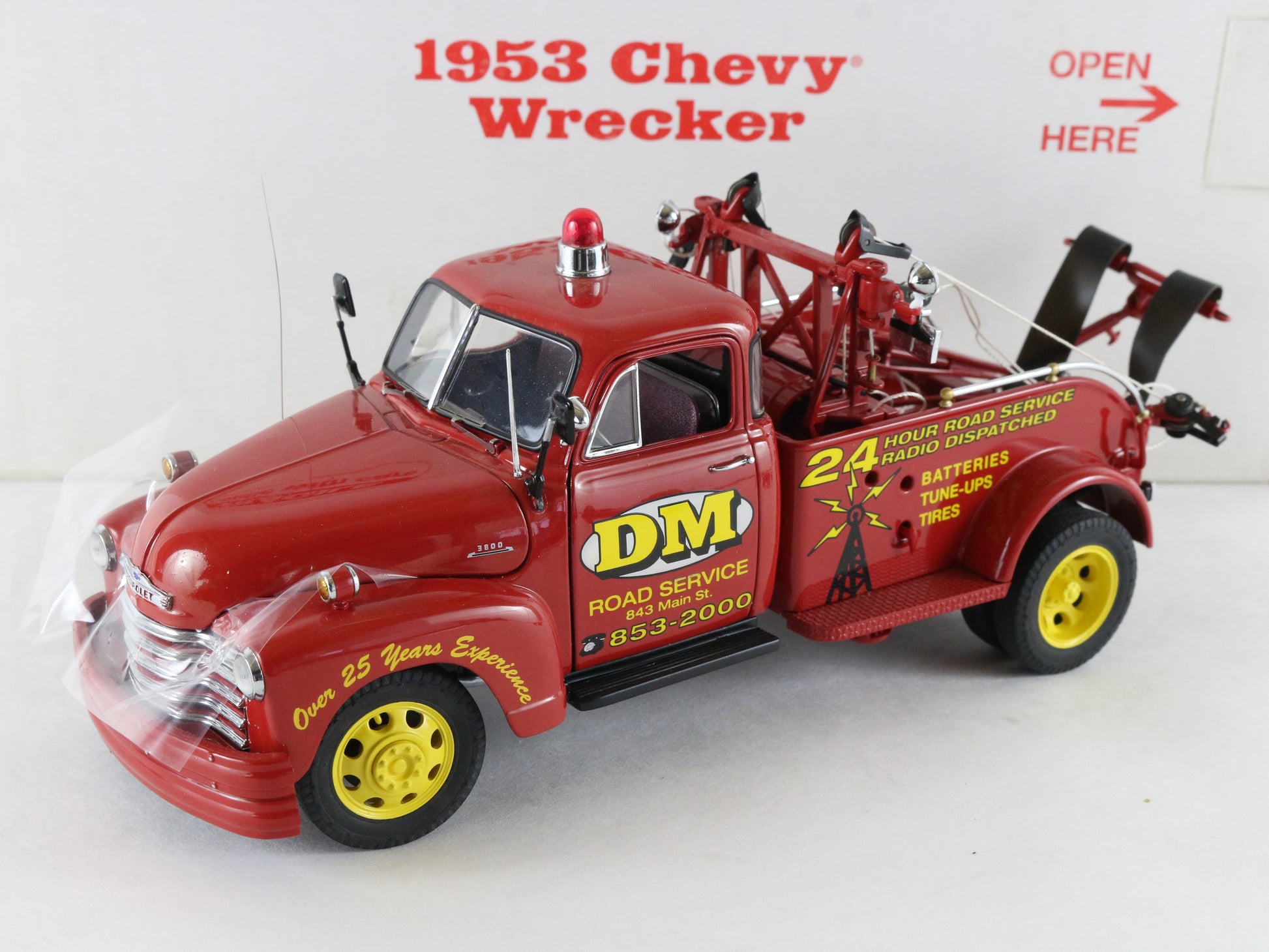 1953 Chevy 1-Ton Wrecker DM Service Red Danbury Mint 1:24 Diecast Car