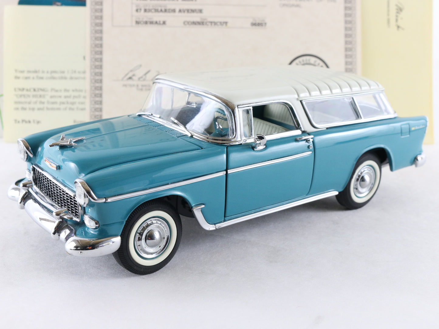 1955 Chevrolet Nomad Blue White Danbury Mint 1:24 Model W/ Paperwork