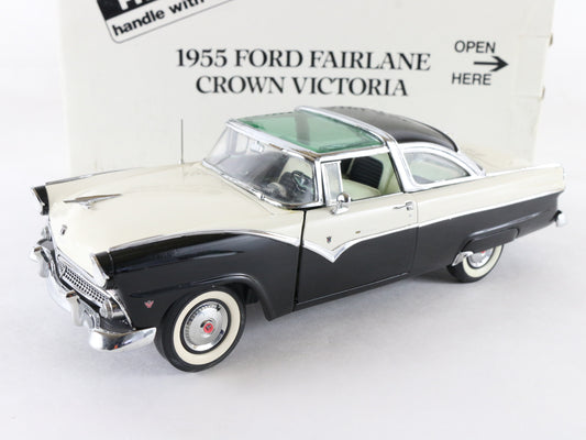 1955 Ford Fairlane Crown Victoria Danbury Mint 1:24 White Black Diecast Model