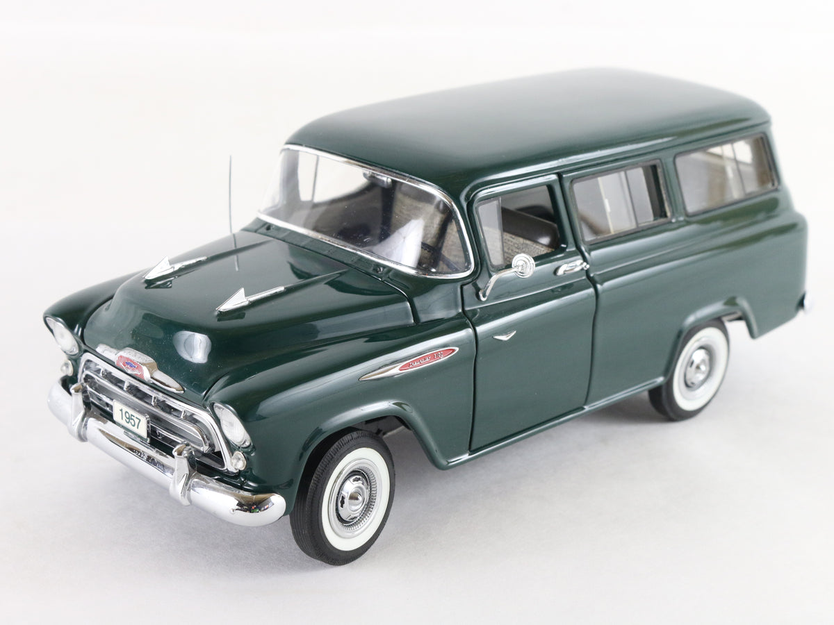1957 Chevrolet Suburban Green Danbury Mint 1:24 Diecast Model Car