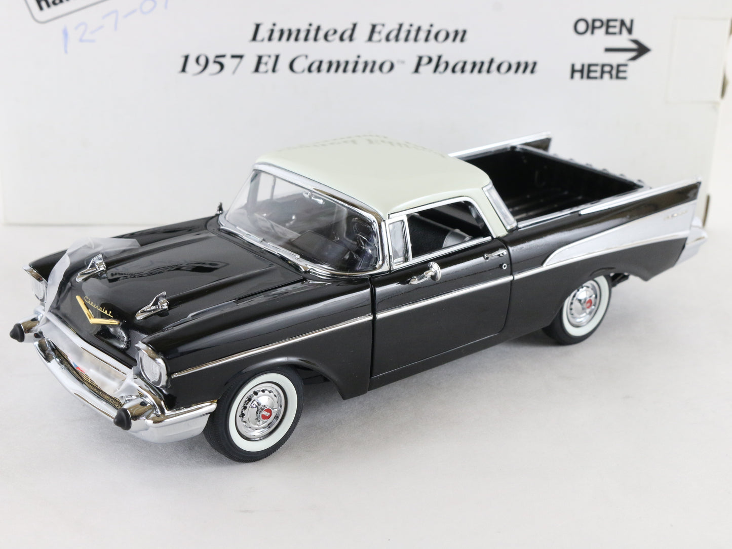 1957 Chevy El Camino Phantom Black White Danbury Mint 1:24 Diecast 1666