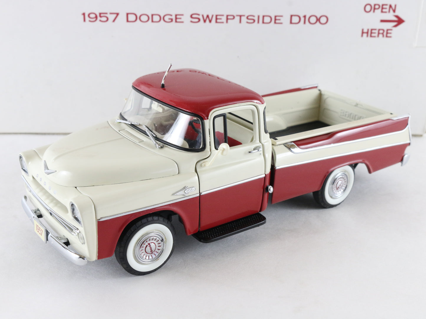 1957 Dodge Sweptside D100 Red White Danbury Mint 1:24 Diecast Truck