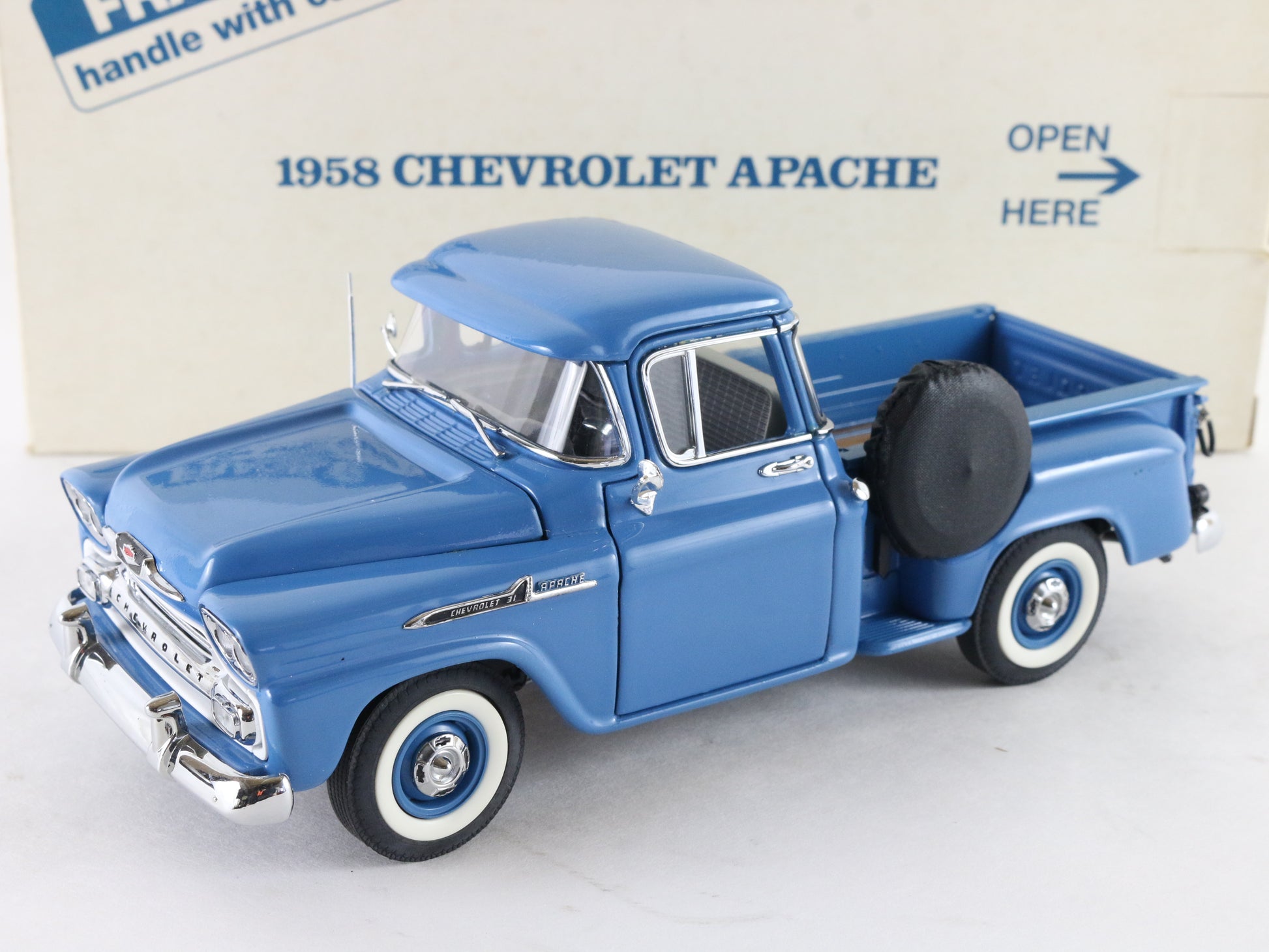 1958 Chevrolet Apache Pickup Truck Blue Danbury Mint 1:24 Diecast 
