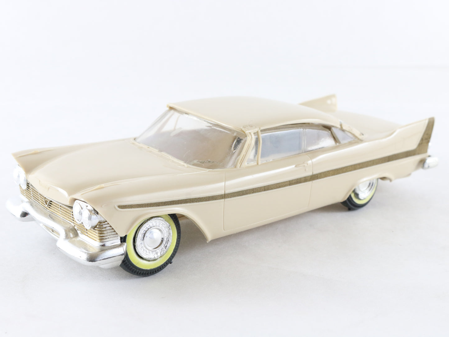 1958 Plymouth Fury Tan Torsion Aire Ride 1:25 Promo Model 