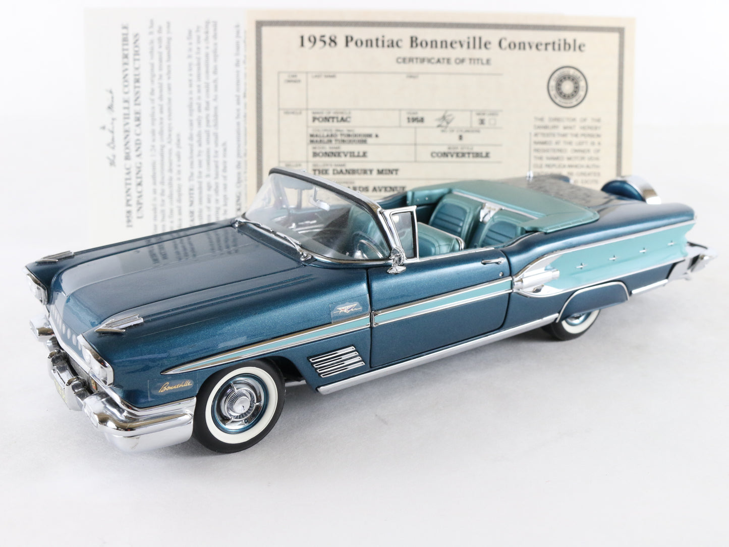 1958 Pontiac Bonneville Convertible Turquoise Danbury Mint 1:24 Model 