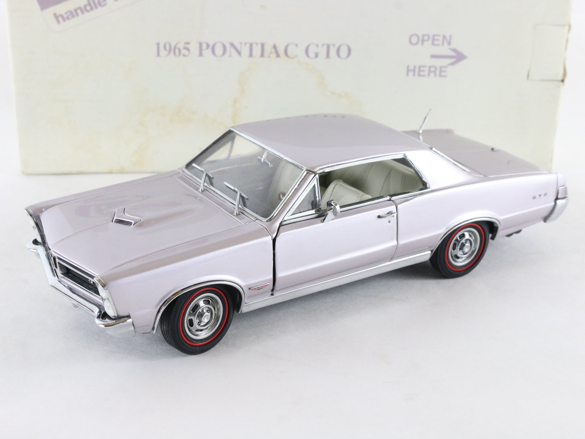 1965 Pontiac GTO Iris Mist Purple Danbury Mint 1:24 Diecast 
