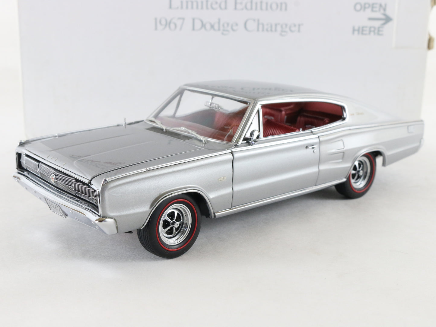 1967 Dodge Charger Limited Silver Danbury Mint 1:24 Diecast #1410/5000