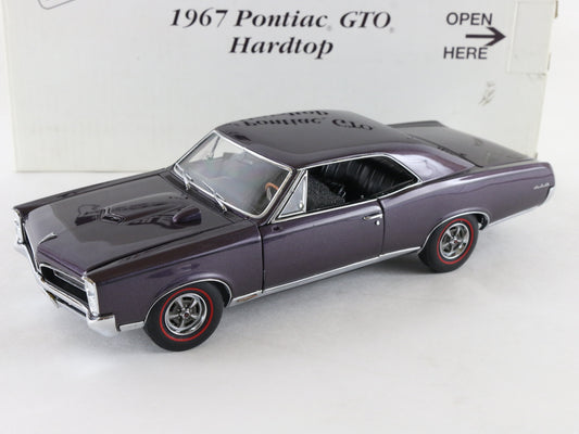1967 Pontiac GTO Hardtop Purple Danbury Mint 1:24 Diecast Car
