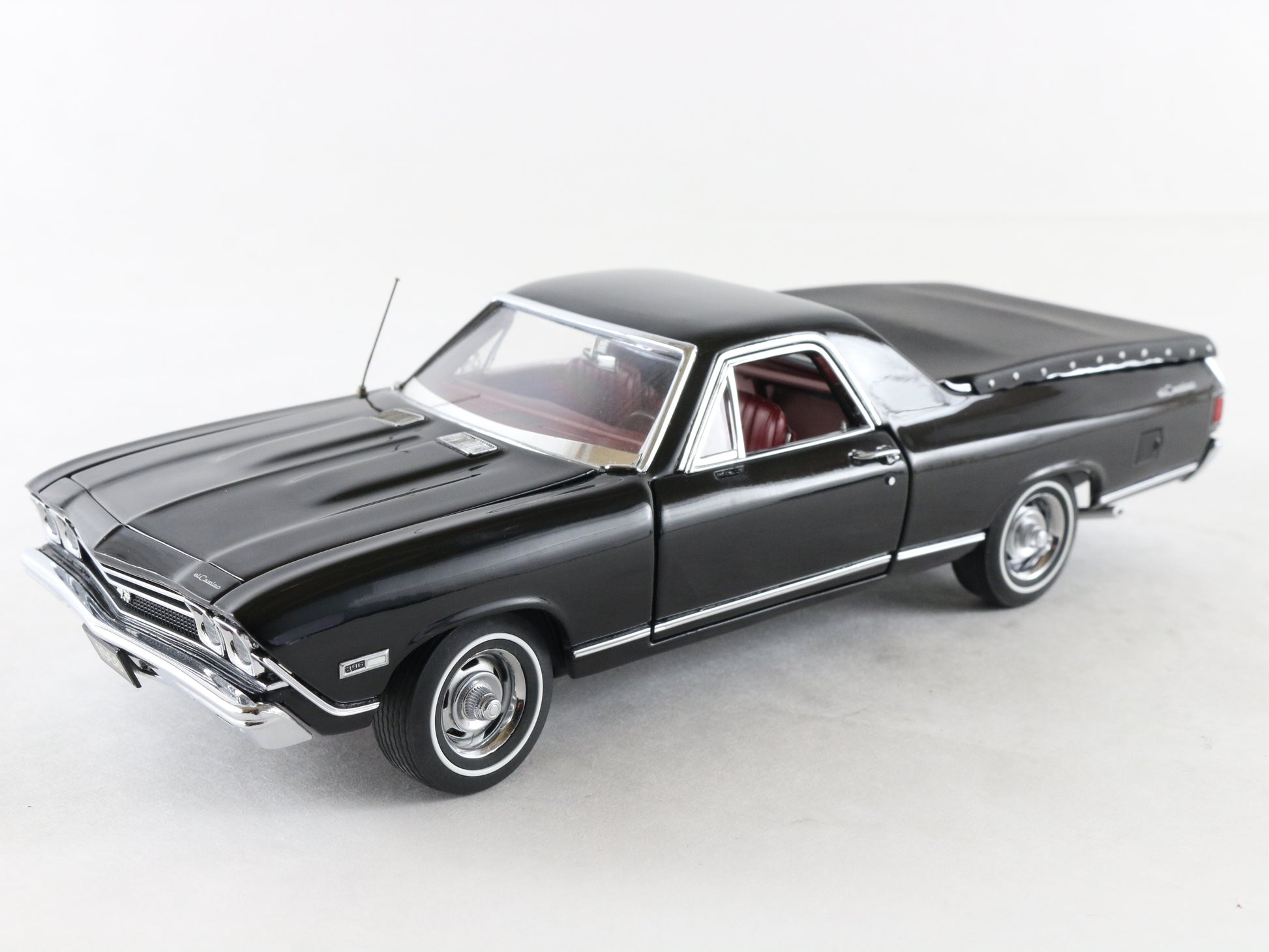 1968 Chevrolet El Camino SS 396 Black Danbury Mint 1:24 Model W/ Cover