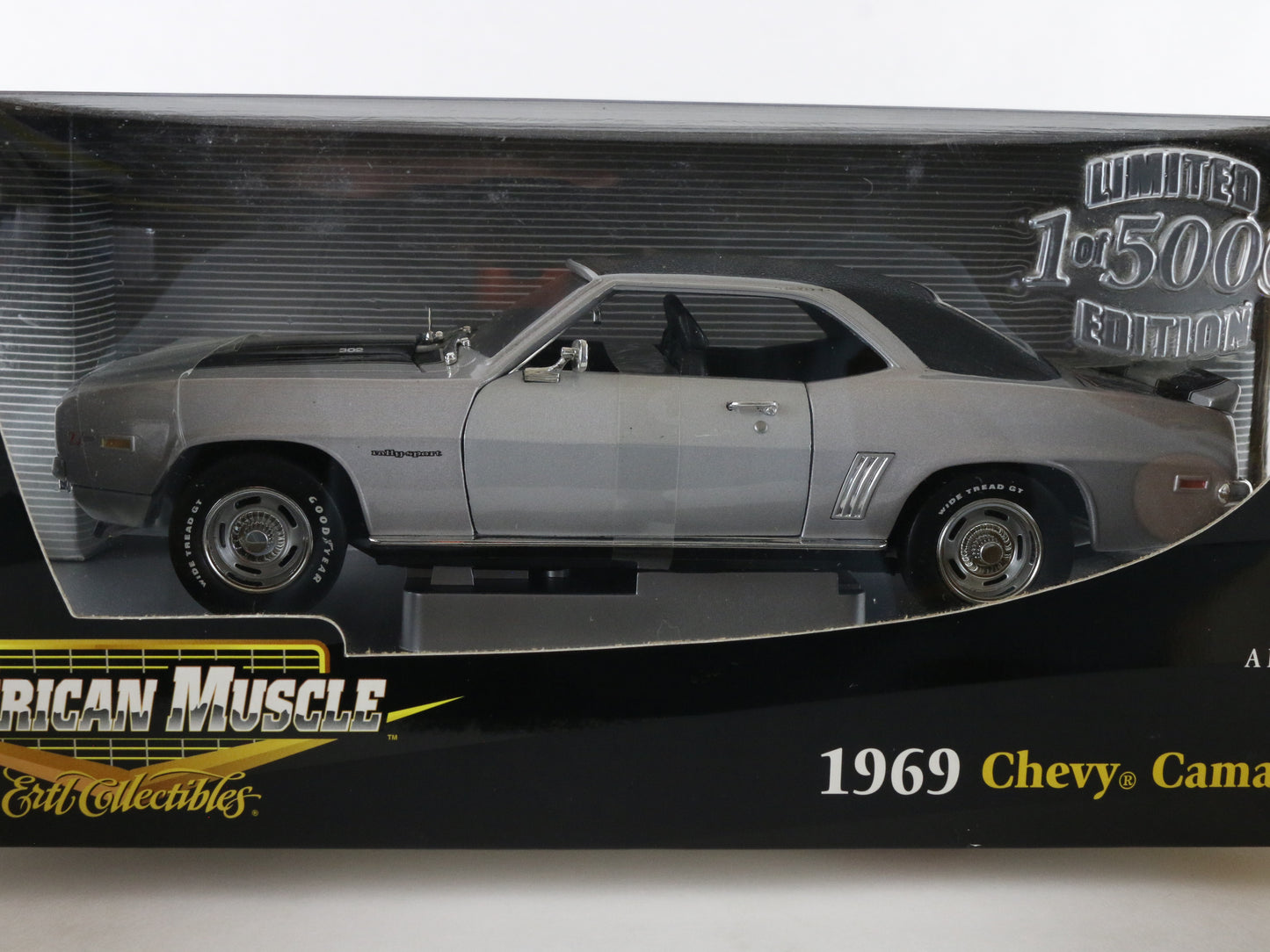 1969 Chevy Camaro Z28 Silver Elite Edition American Muscle ERTL 1:18 LE of 5000