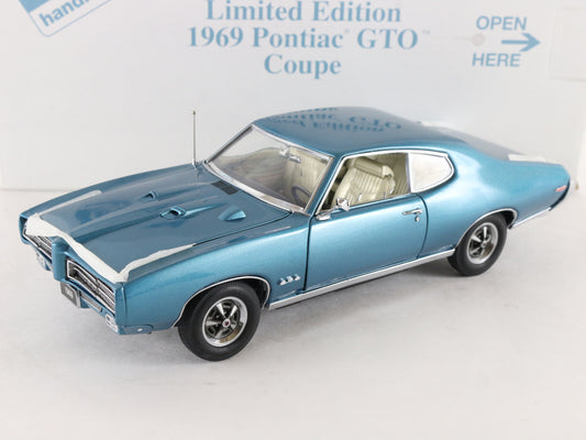 1969 Pontiac GTO Coupe Light Blue Danbury Mint 1:24 Diecast 680
