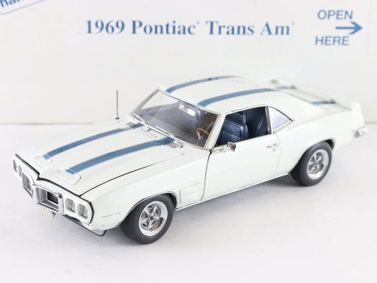 1969 Pontiac Trans Am Blue White Danbury Mint 1:24 Diecast Car