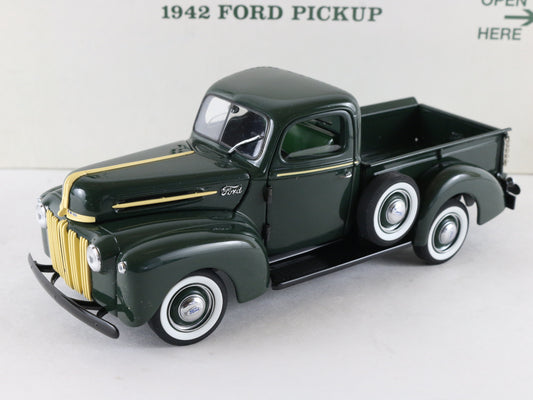 1942 Ford Pickup Truck Green Yellow Danbury Mint 1:24 Diecast Car