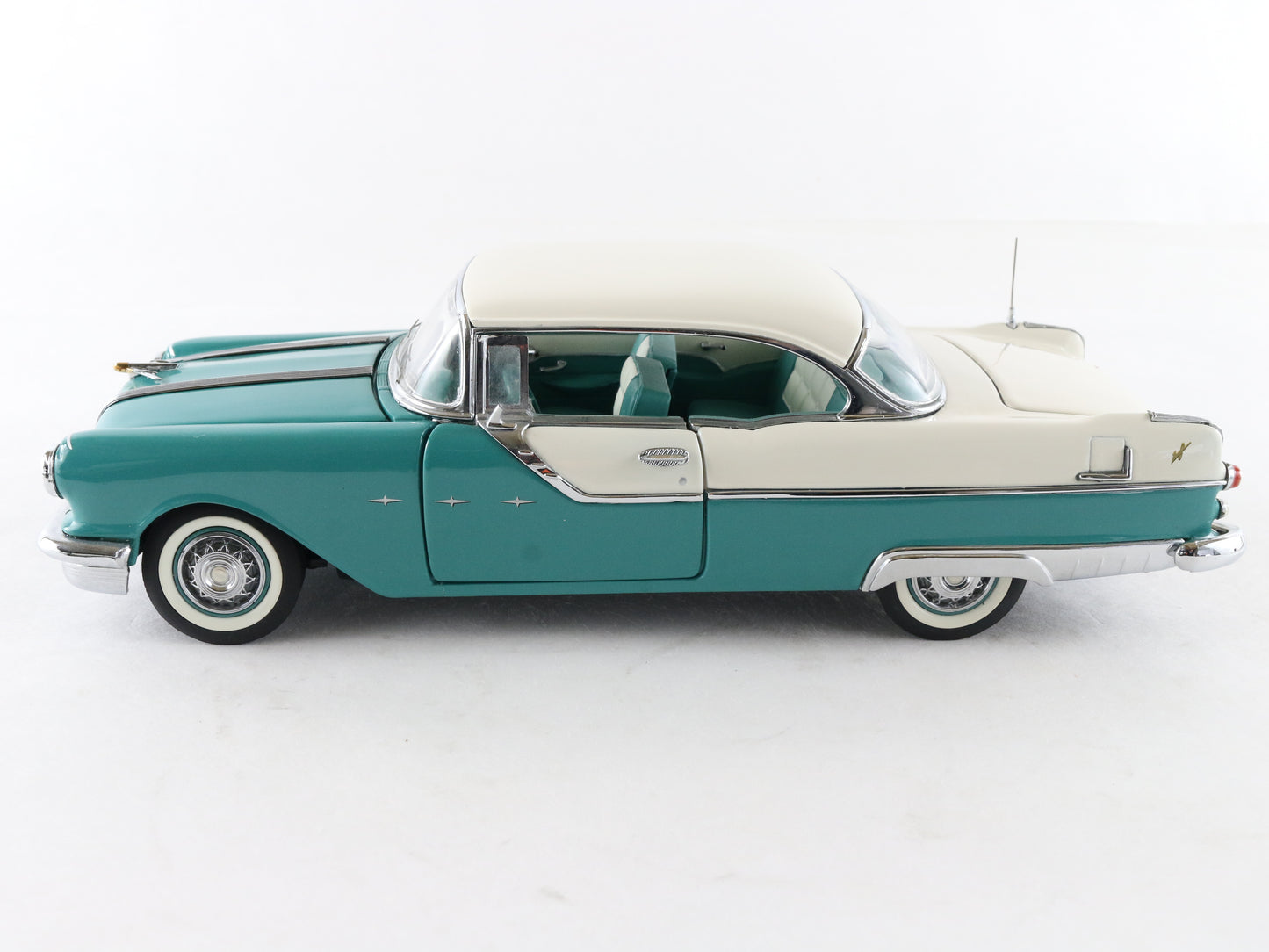 1955 Pontiac Star Chief Blue & White Franklin Mint 1:24 Model Car