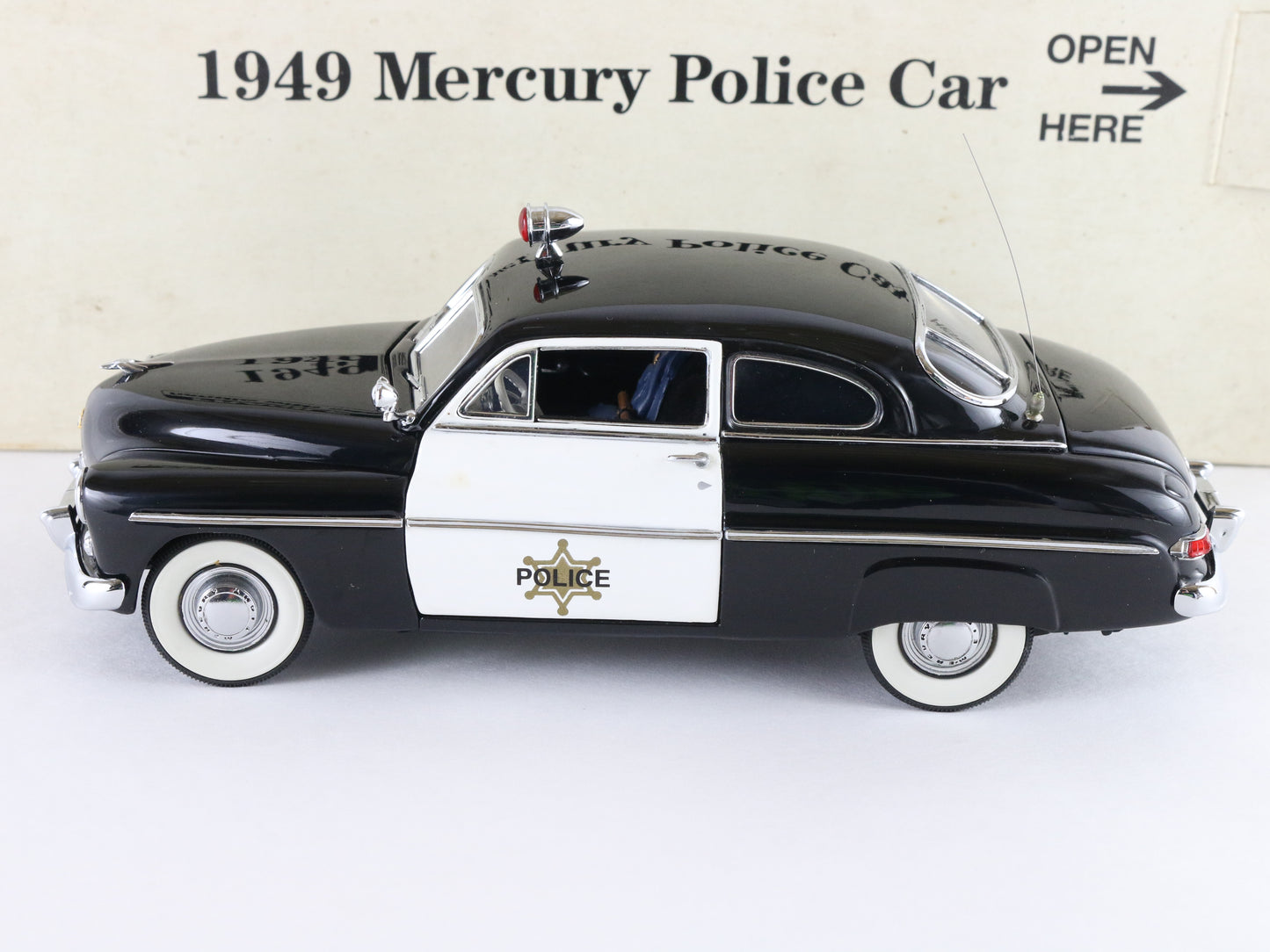 1949 Mercury Police Cruiser Black White Danbury Mint 1:24 Diecast Model