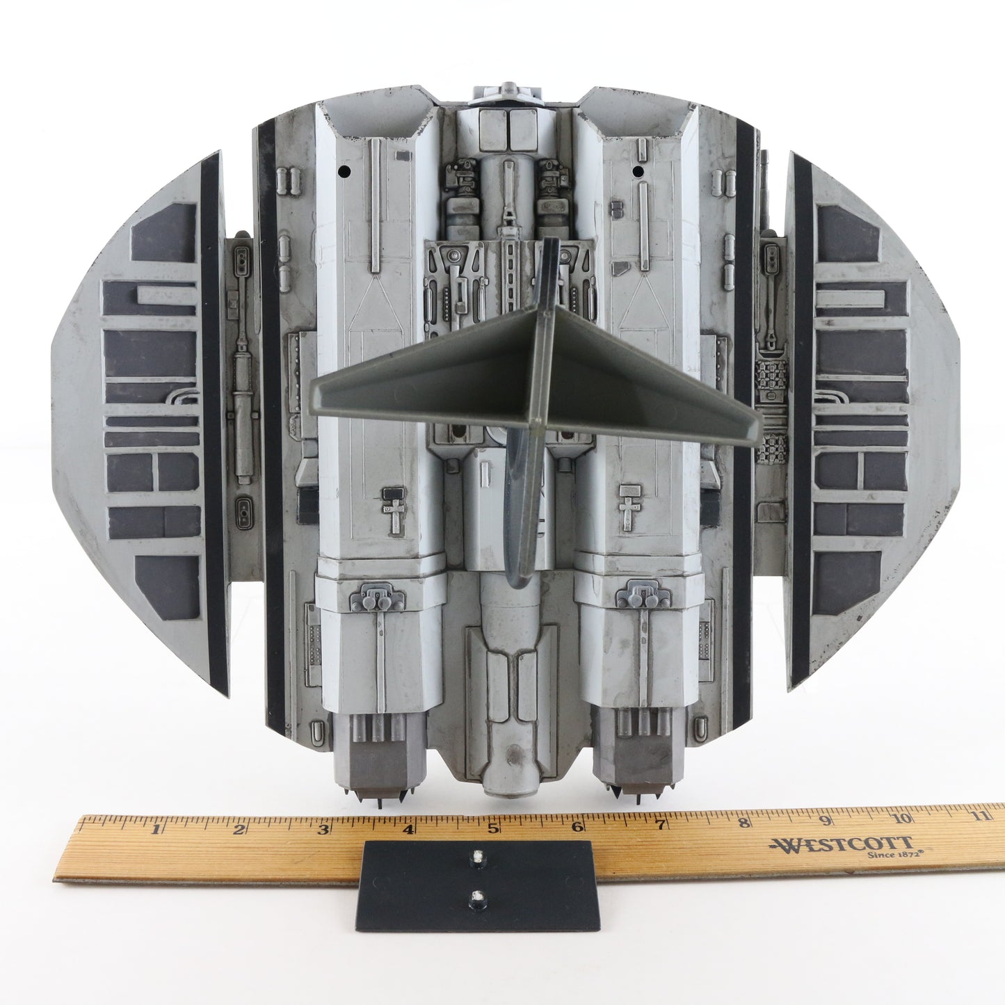 Cylon Raider Battlestar Galactica Revell 85-6441 Built & Painted Ship W/ Stand