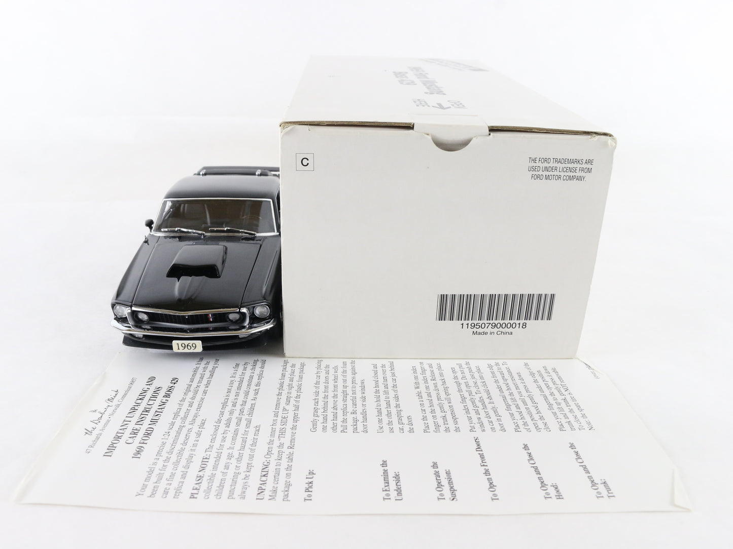 1969 Ford Mustang Boss 429 Black Danbury Mint 1:24 Diecast Model Car