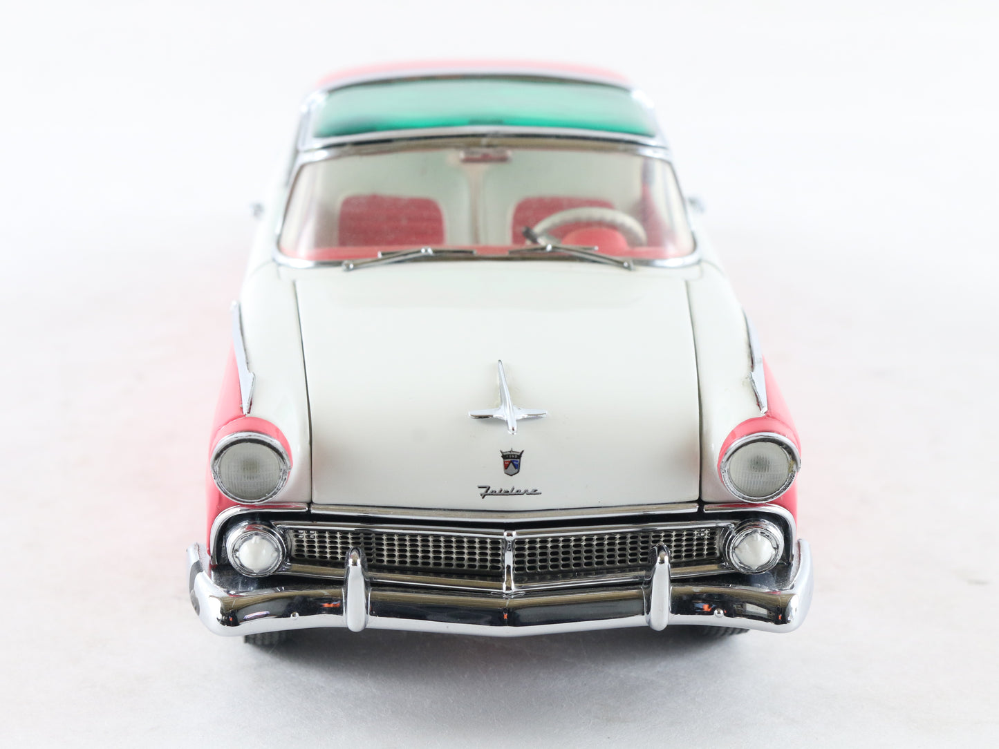 1955 Ford Crown Victoria Pink White Franklin Mint 1:24 Model Car