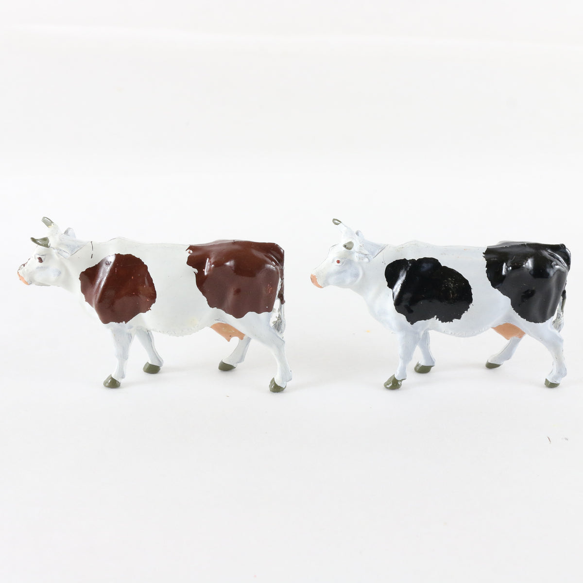 Lot Of 2 Friesian & Guernsey Cows Britains 54mm Metal Figures