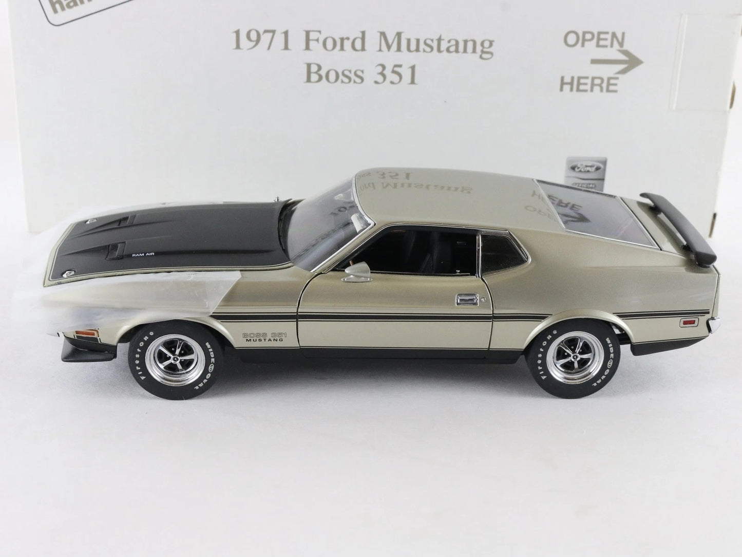 1971 Ford Mustang Boss 351 Fastback Metallic Pewter Danbury Mint 1:24 Diecast