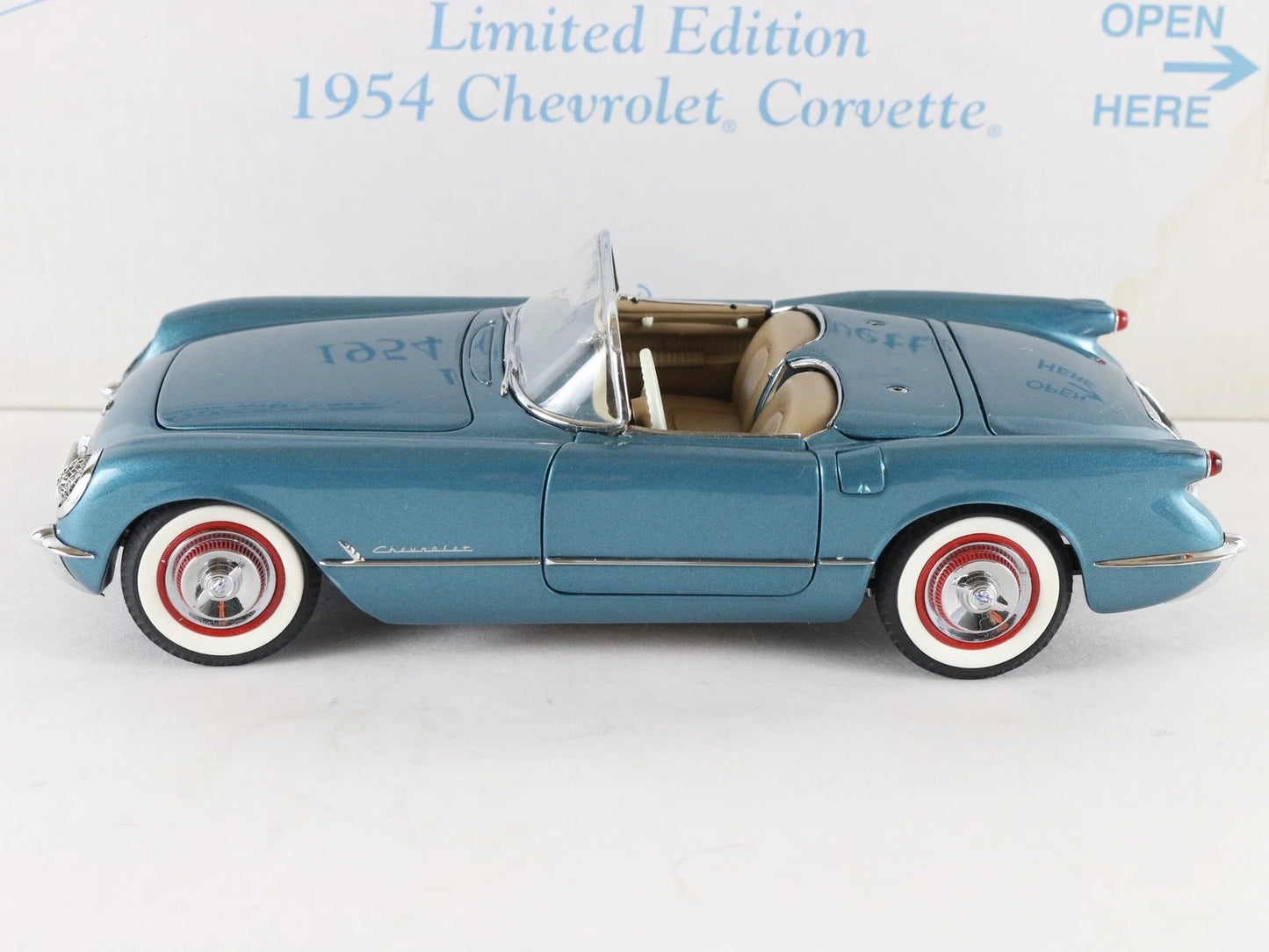 1954 Chevy Corvette Convertible Limited Edition Blue Tan Danbury 1:24 #648