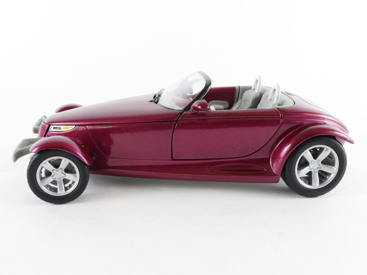 Plymouth Prowler Concept Vehicle Purple Convertible ERTL 1:18 Diecast Model Car