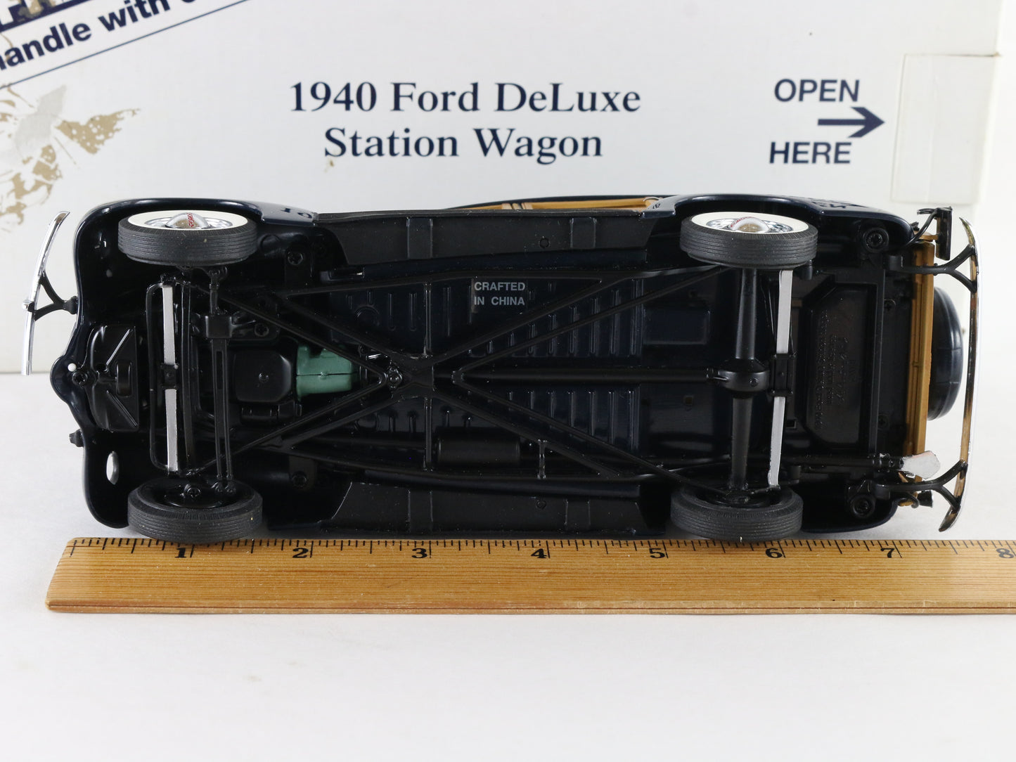 1940 Ford Deluxe Station Wagon Blue Woodie Danbury Mint 1:24 Diecast Model