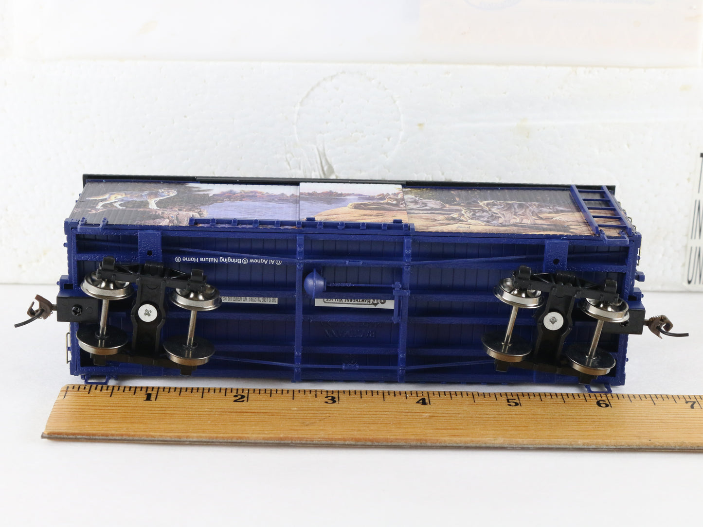 Hawthorne Village HO Wolf Ridge Boxcar Train 14-09137-010 W/ Track