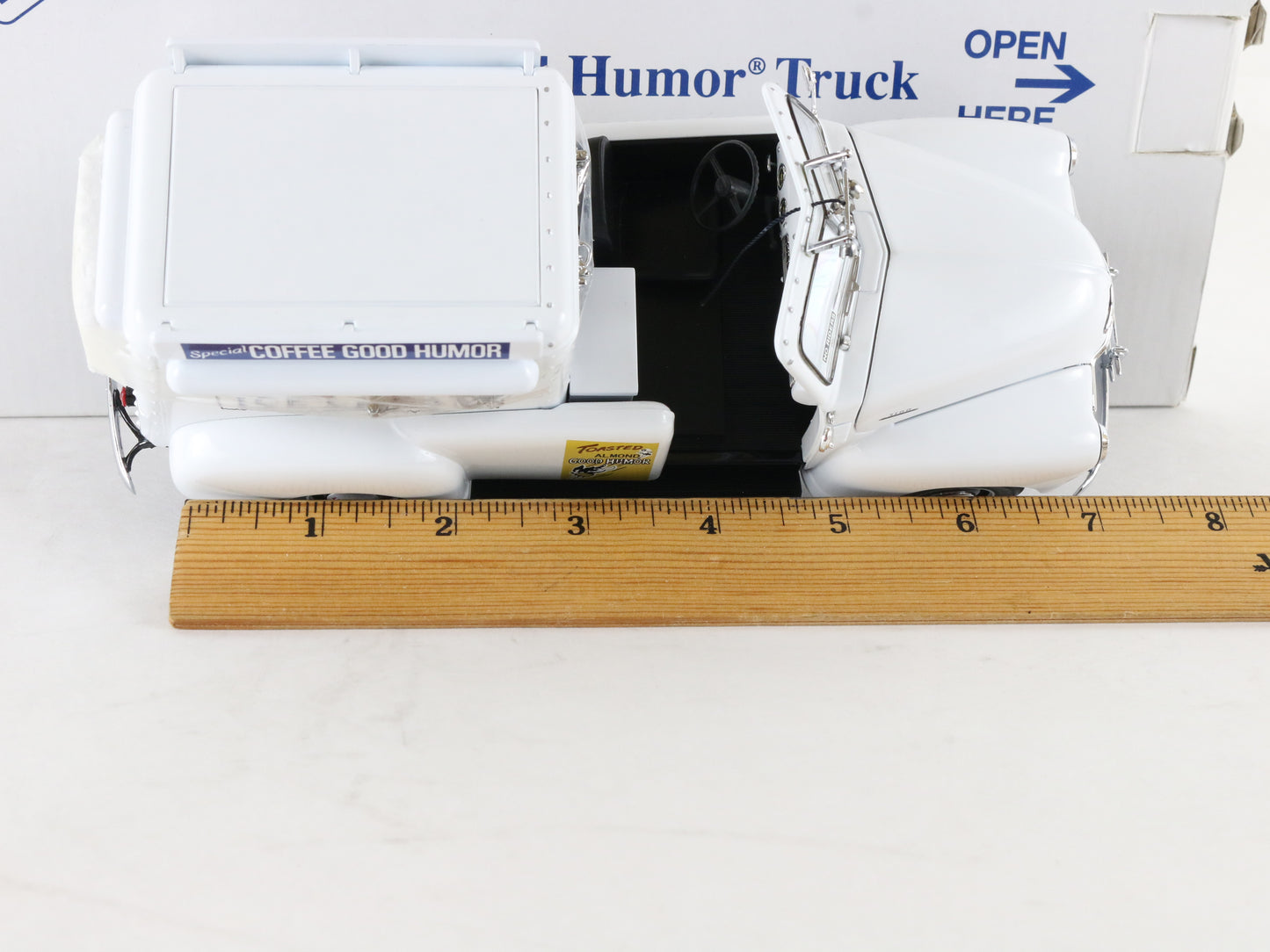 1953 Chevrolet 3100 Half-Ton Good Humor Ice Cream Truck White Danbury 1:24