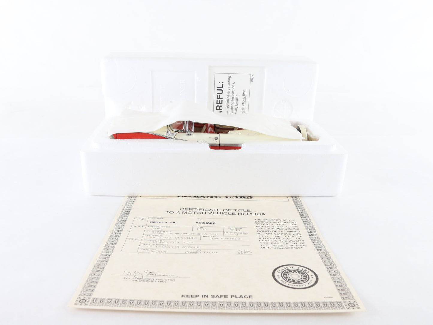 1956 Ford Fairlane Sunliner Convertible Red White Classic Danbury 1:24 Diecast