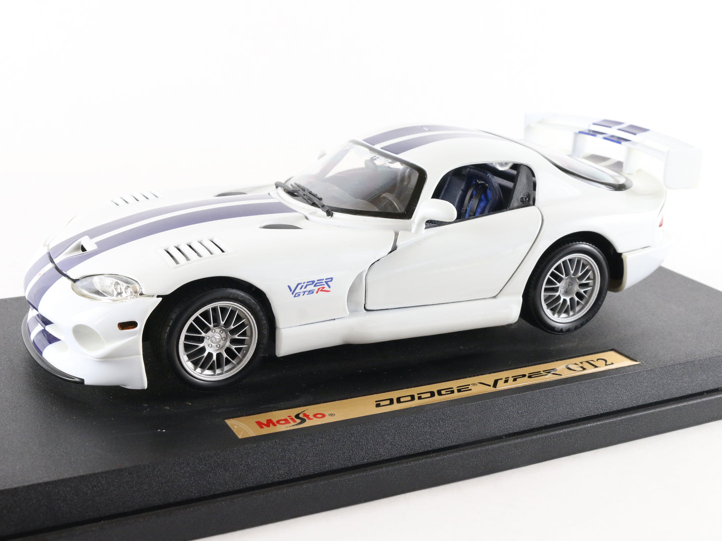 Dodge Viper Gt2 White & Blue Maisto 1:18 Diecast Model Car W/ Stand
