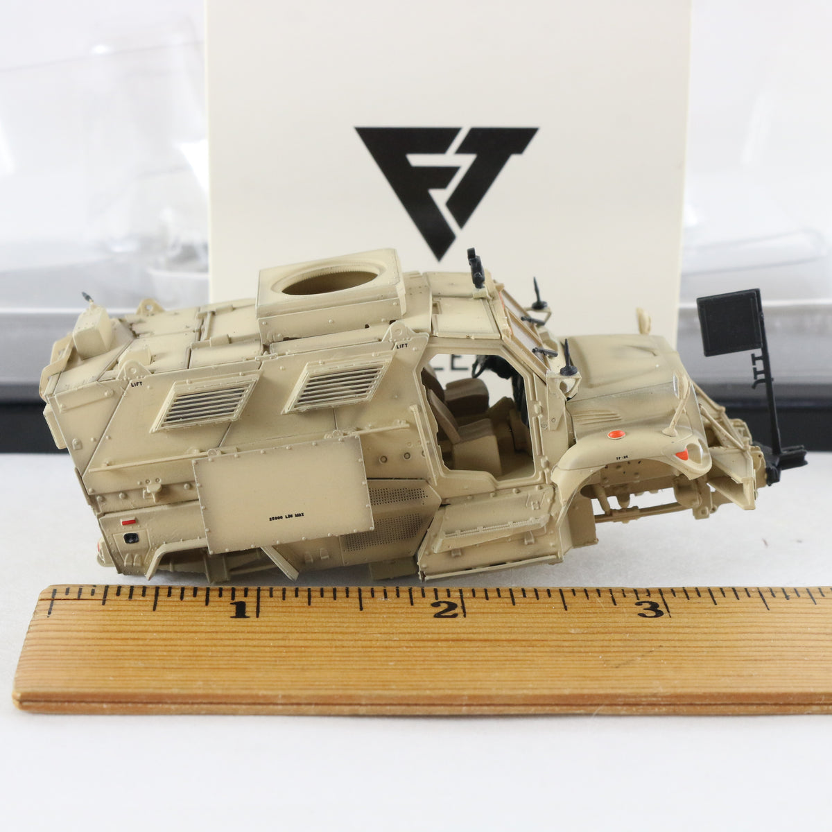 M1224 Maxxpro Meap Anti Ambush Military Vehicle T-Model 1:72 7005