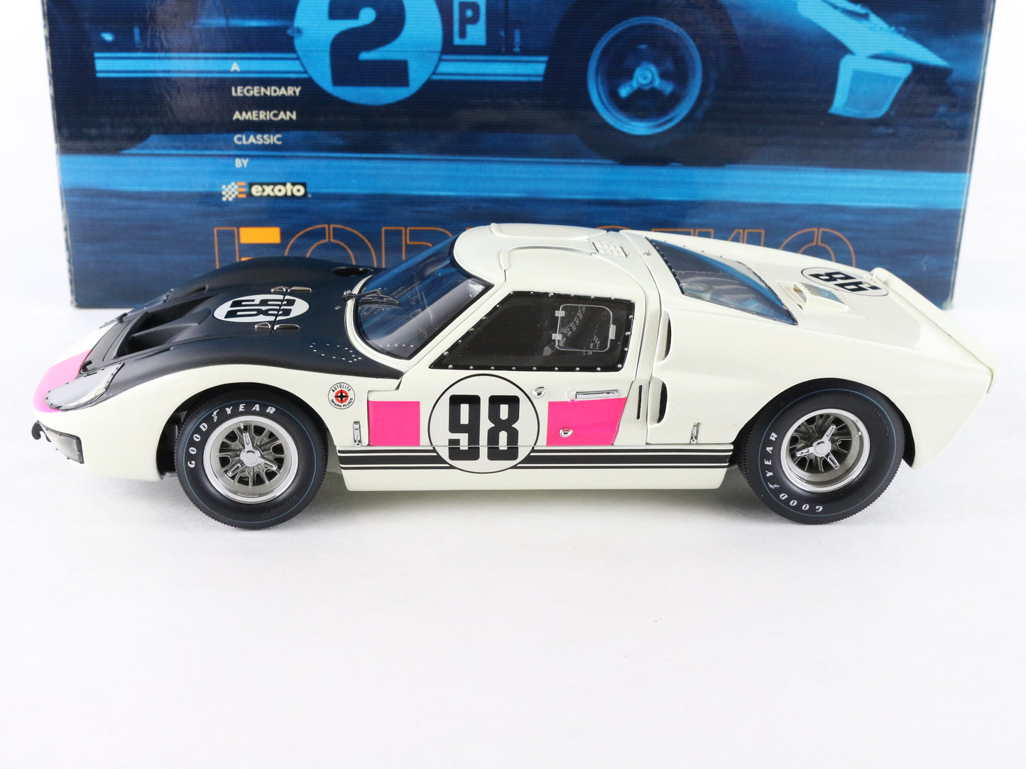 1966 Ford GT40 MK2 #98 White & Black Racing Legends Exoto 1:18 Metal Model Car
