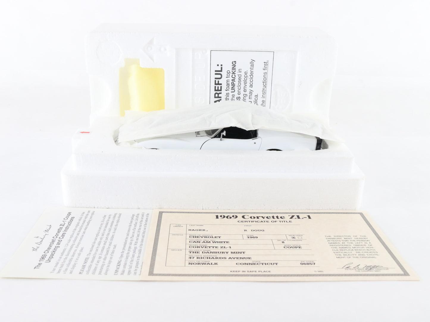 1969 Chevy Corvette ZL-1 Coupe Can-Am White Danbury Mint 1:24 Diecast Model
