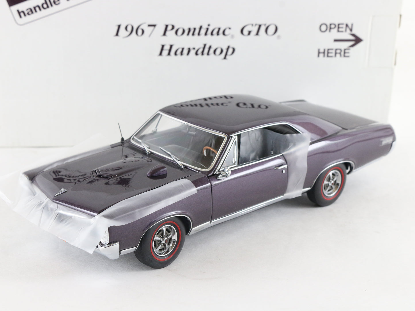 1967 Pontiac GTO Hardtop Plum Mist Purple Danbury Mint 1:24 Diecast 