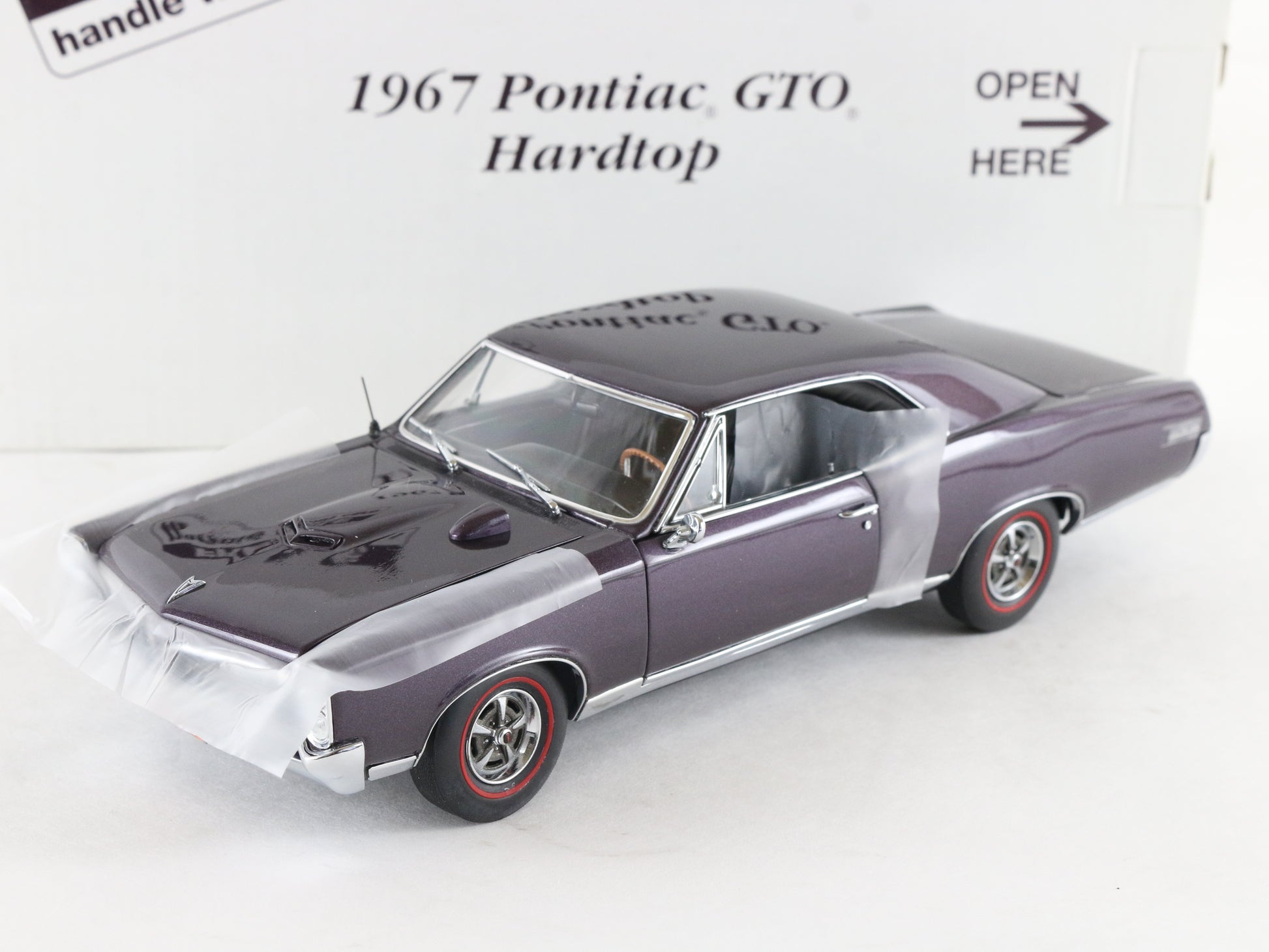 1967 Pontiac GTO Hardtop Plum Mist Purple Danbury Mint 1:24 Diecast 