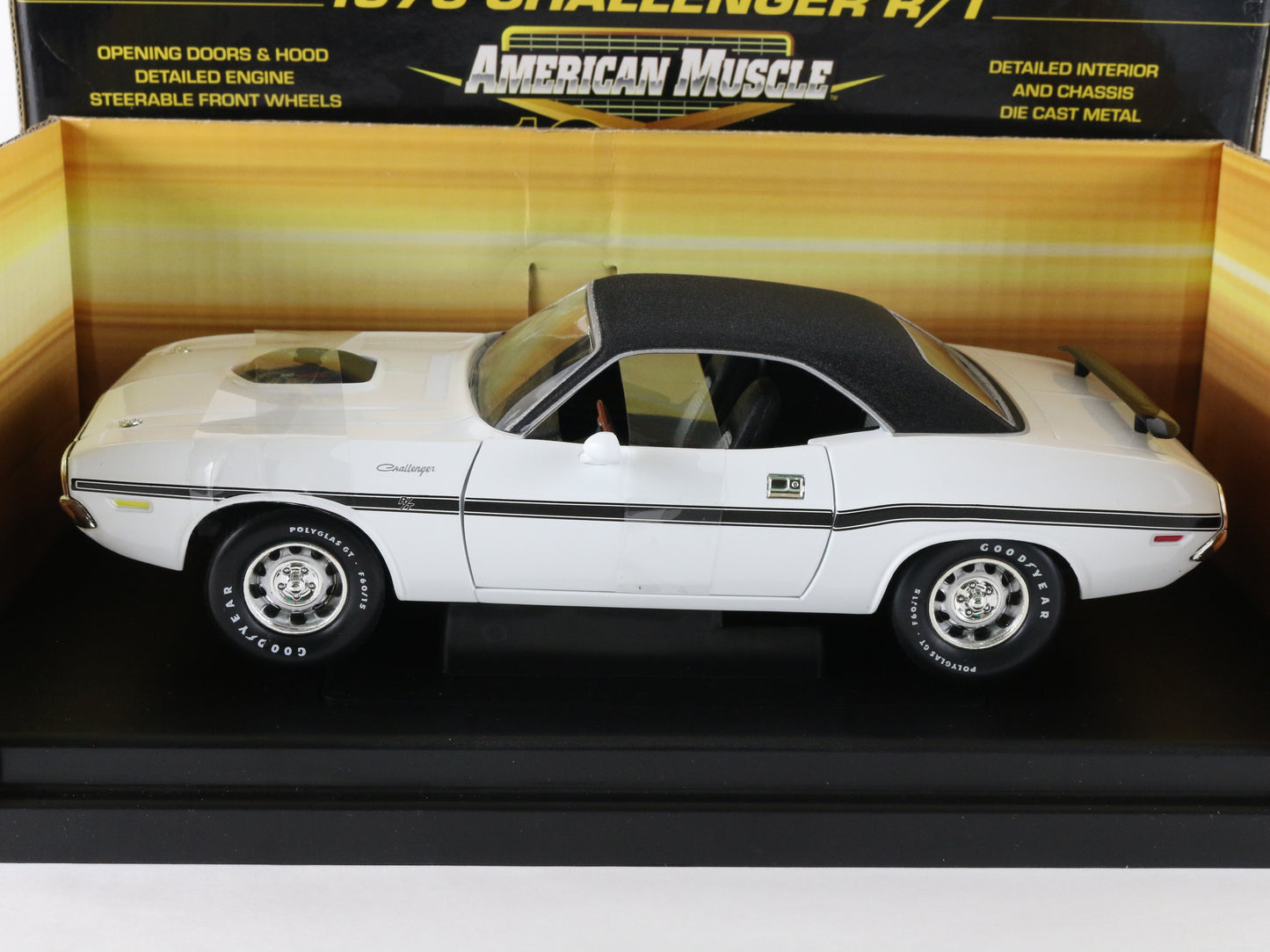 1970 Dodge Challenger R/T 10 Fastest White American Muscle ERTL 1:18 32753
