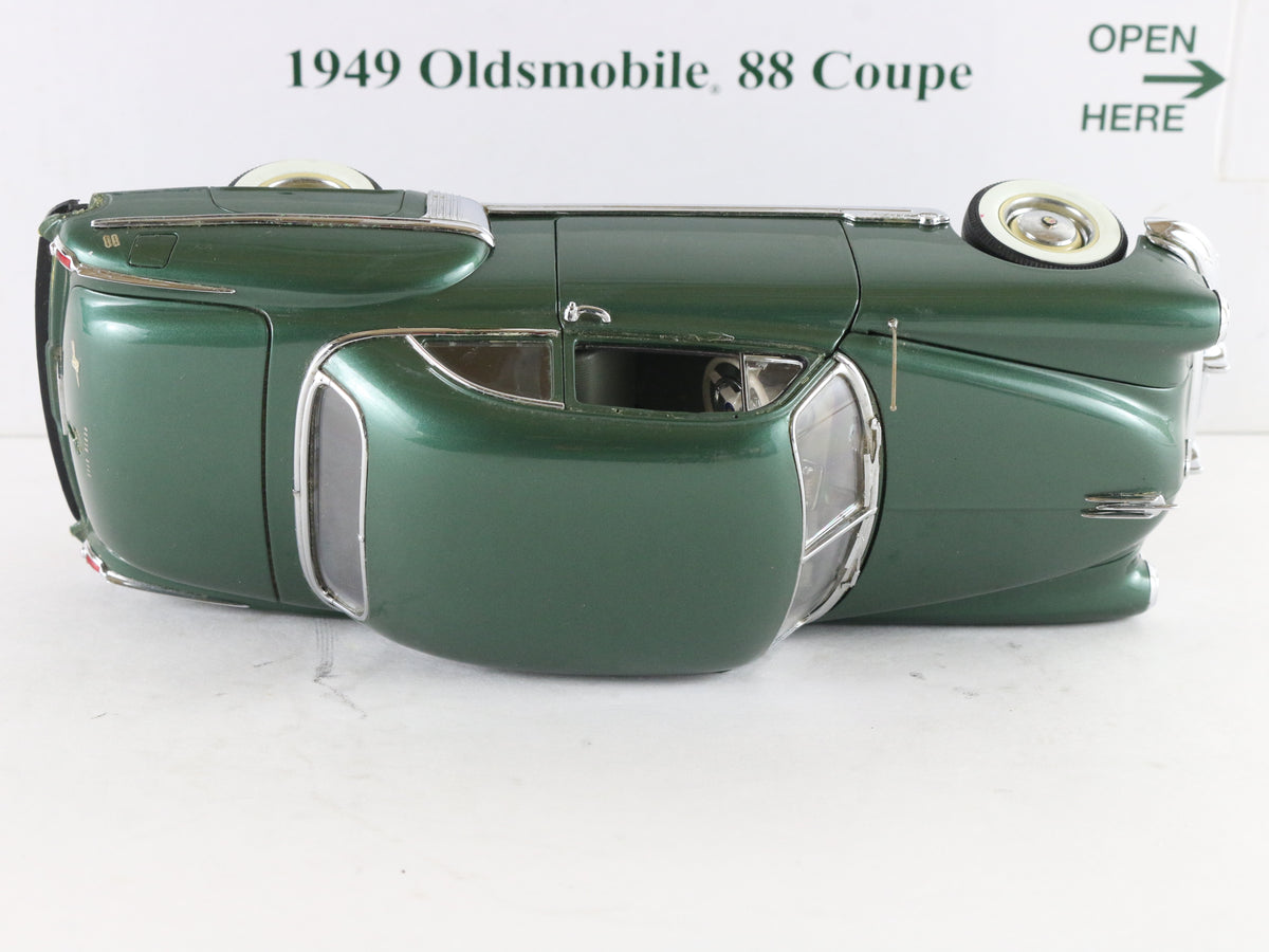 1949 Oldsmobile 88 Coupe Ivy Green Danbury Mint 1:24 Diecast Model Car