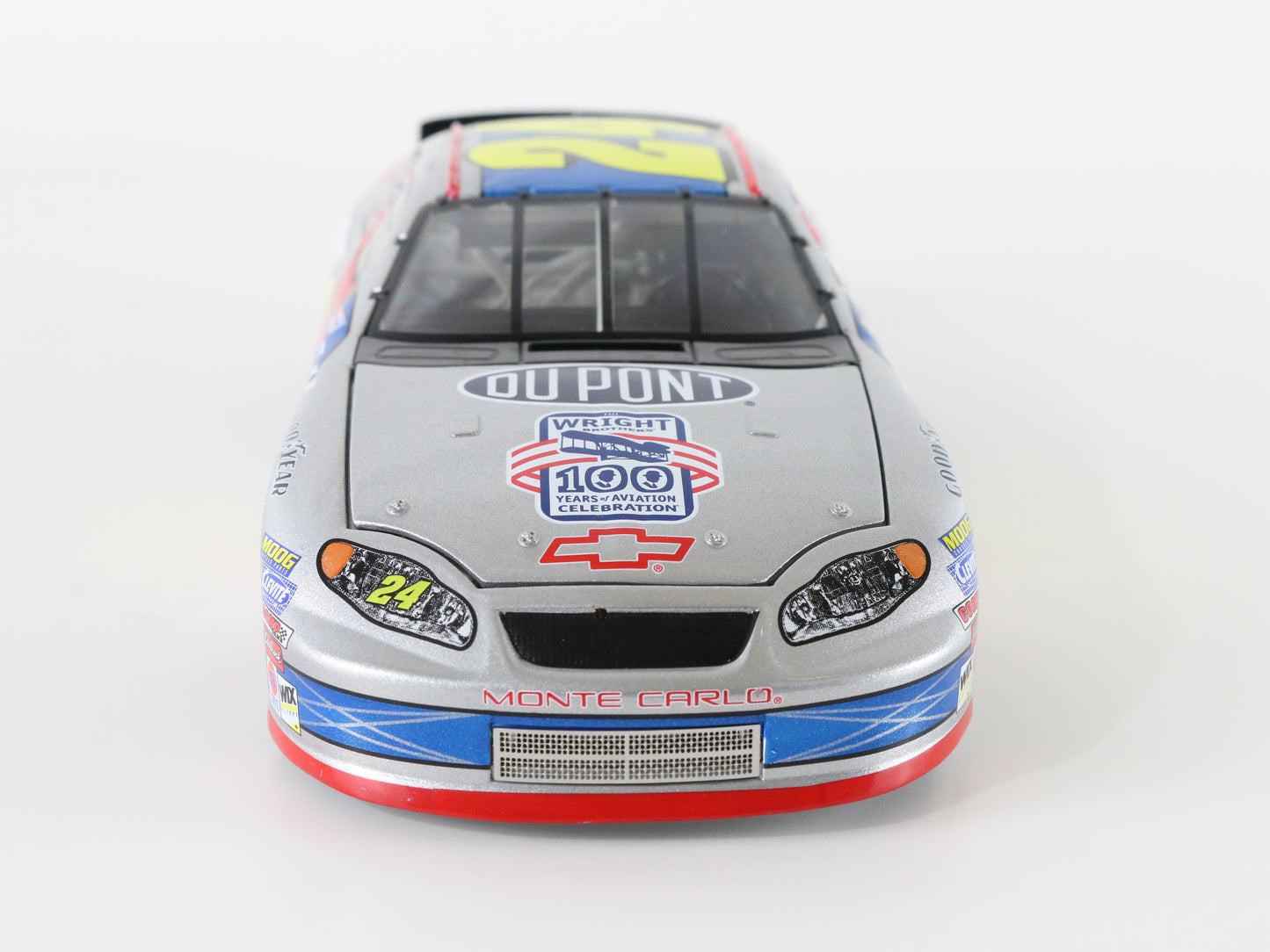 Jeff Gordon #24 Dupont Racing 2003 Monte Carlo Silver Action 1:24 Model Car