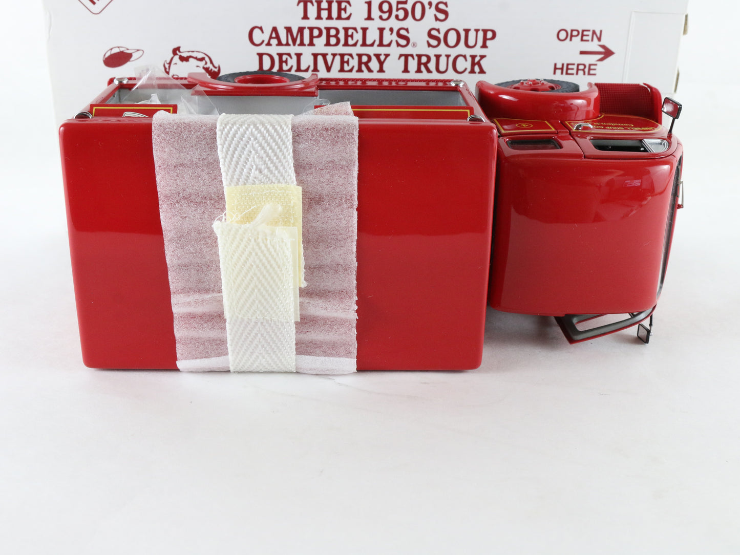 1955 White 3014WLB Campbells Soup Delivery Truck Red Danbury Mint 1:24 Diecast