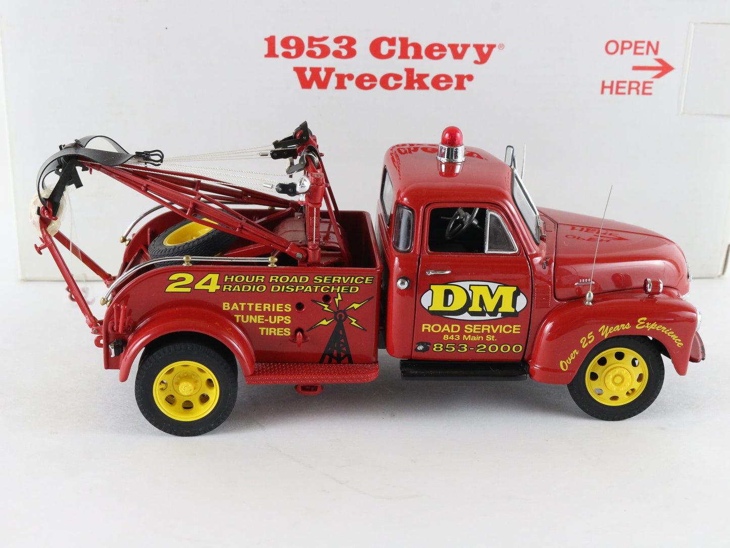 1953 Chevy 1-Ton Wrecker DM Road Service Red Danbury Mint 1:24 Diecast Tow Truck
