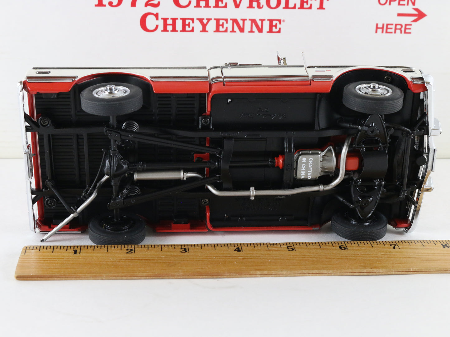 1972 Chevrolet Cheyenne Pickup Truck Red White Danbury Mint 1:24 Diecast Model