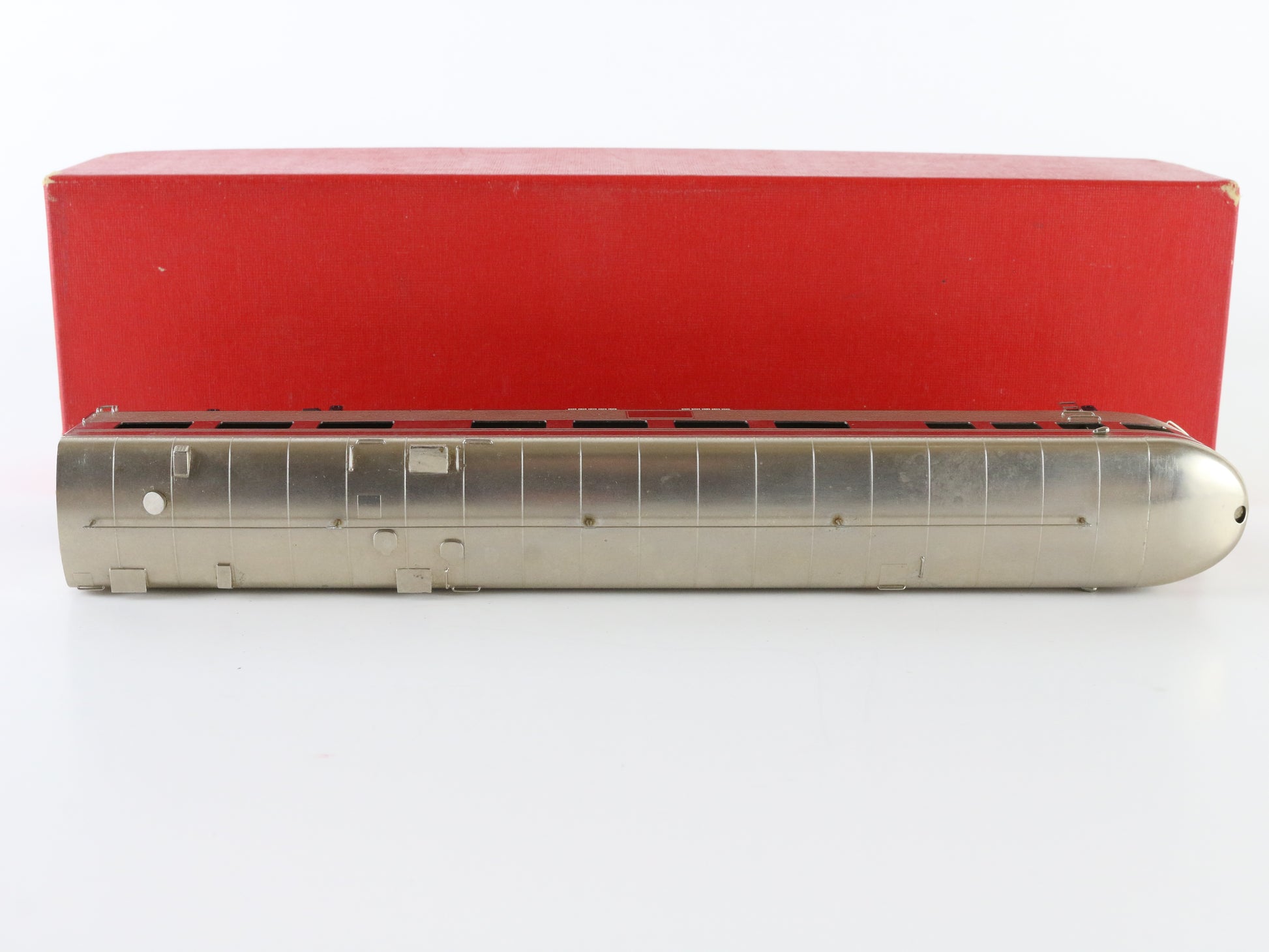 SOHO HO Southern Pacific SP 77' Corrugated Side Diner Observation Passenger Car Model