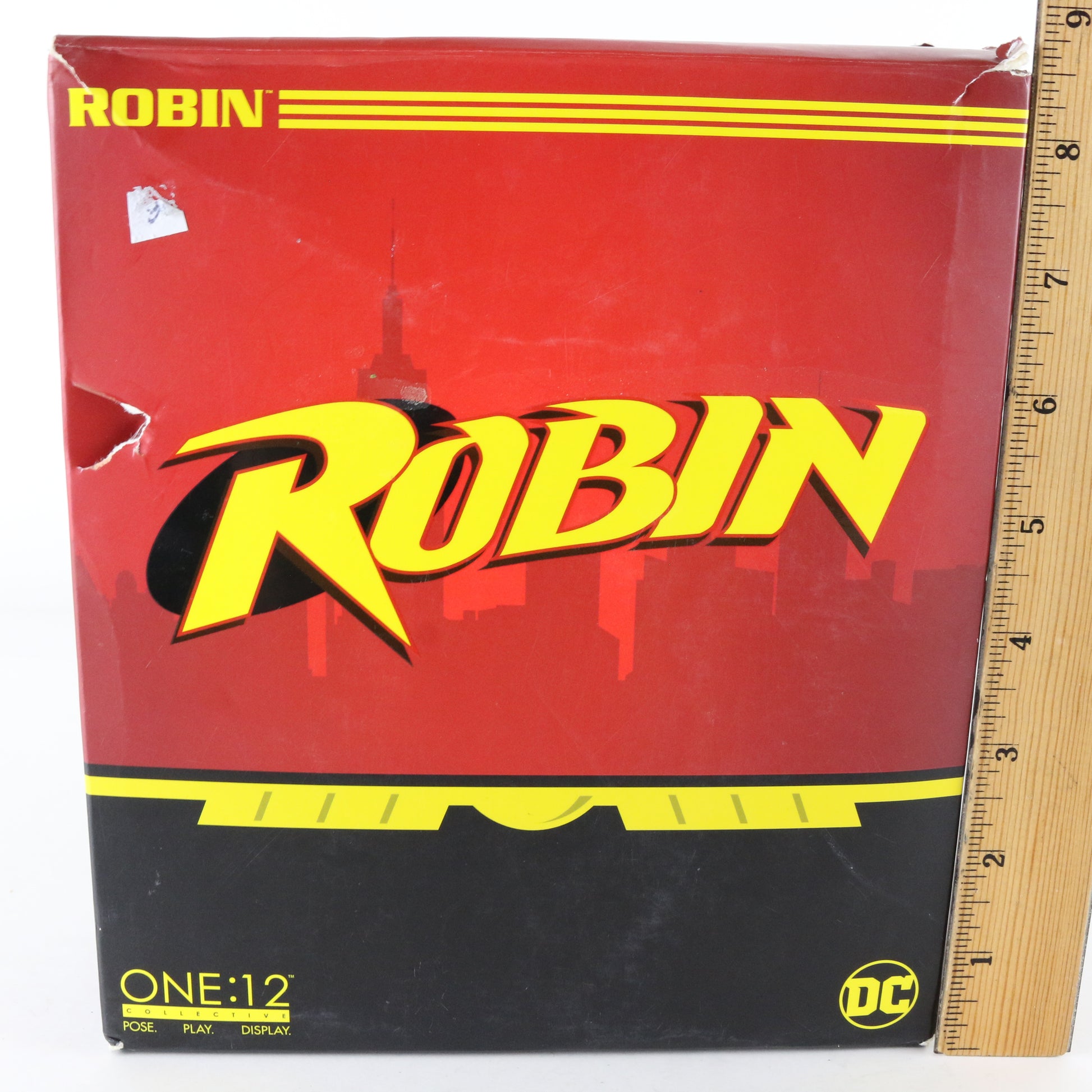 Robin Batman DC Comics Mezco 1:12 ONE:12 Figure W/ Accessories 76604