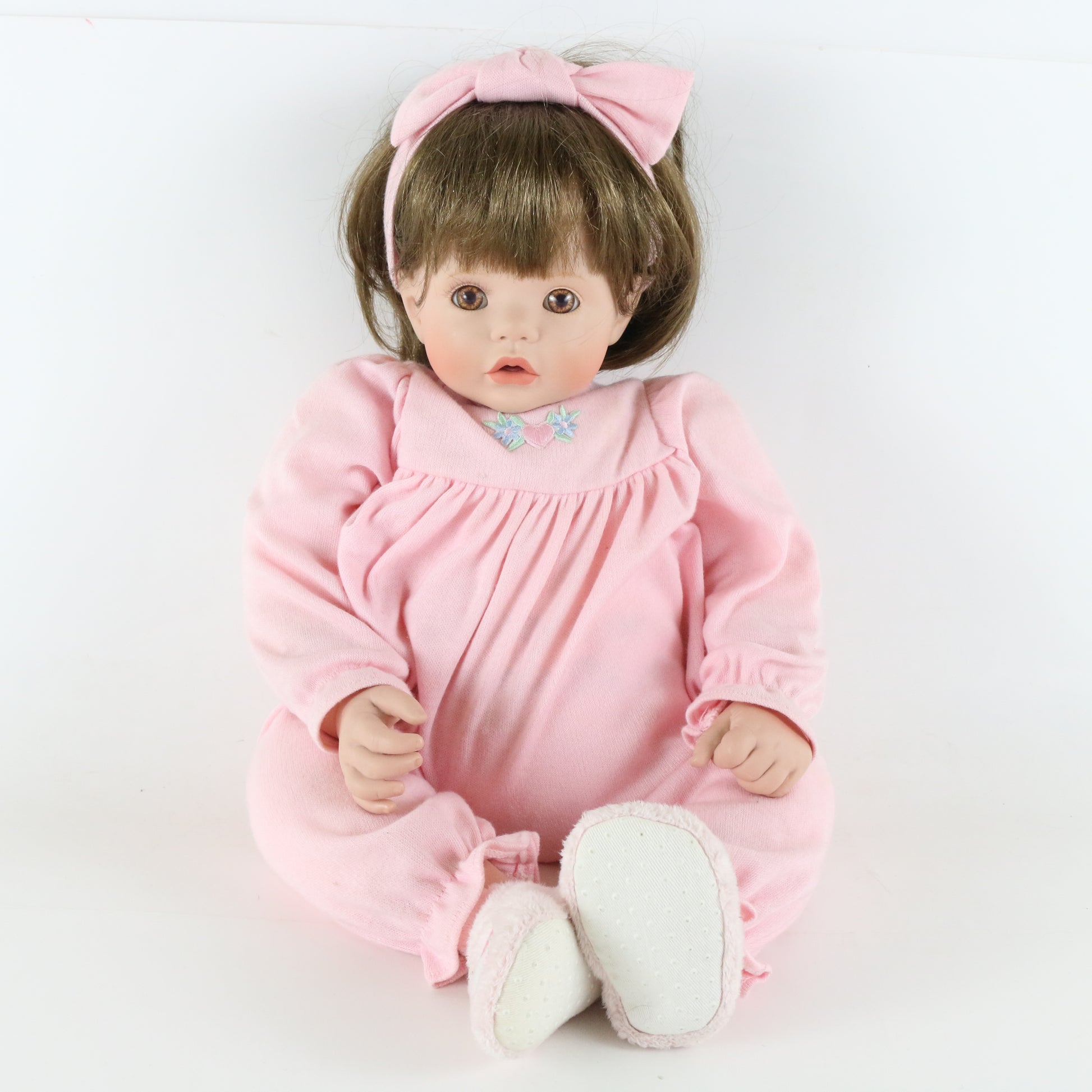 Mommy Loves Me Brown Haired Girl Susan Wakeen Exclusively Yours 19" Vinyl Doll