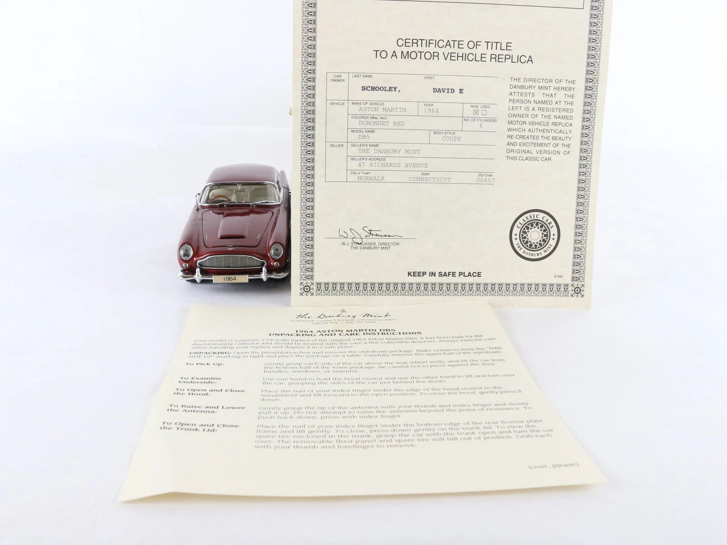1964 Aston Martin DB5 Coupe Dubonnet Red Danbury Mint 1:24 Diecast Model Car