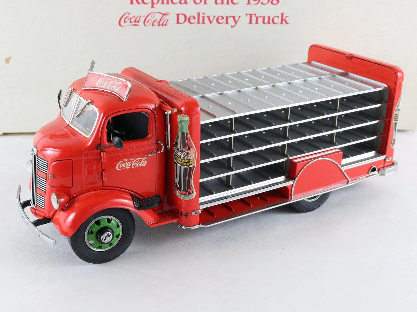 1938 GMC Cab Over Engine Coca Cola Delivery Truck Danbury Mint 1:24 W/ Extras